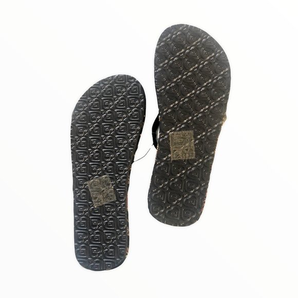 NWT - Golden Chains Design Flip Flops โจ - Picture 2 of 2